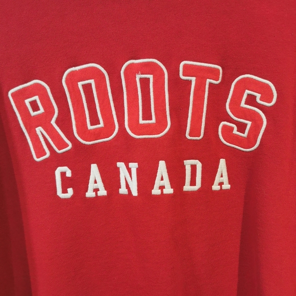 ROOTS | Embroidered Applique Logo Crew Neck, Red + White - Picture 2 of 6